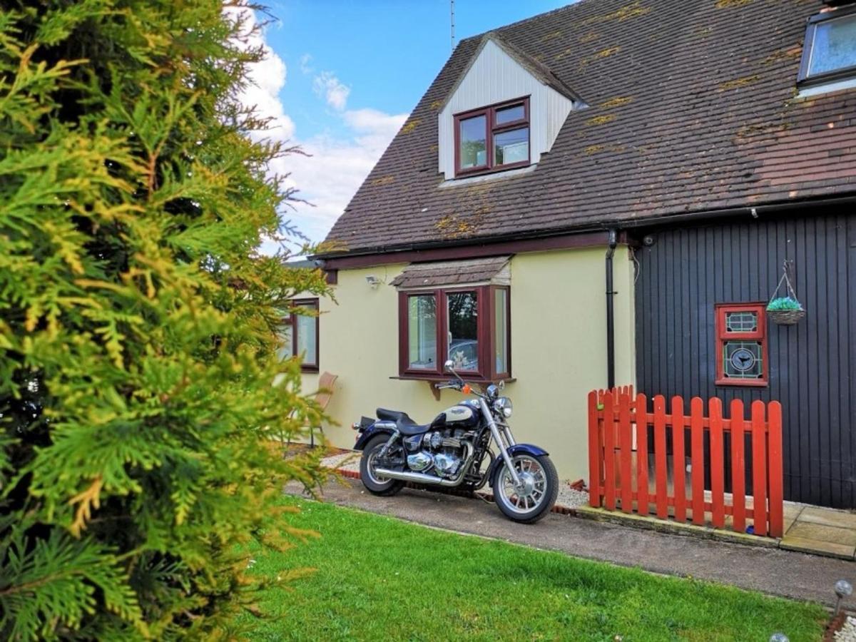Chalet Cottages Streatley  Bagian luar foto
