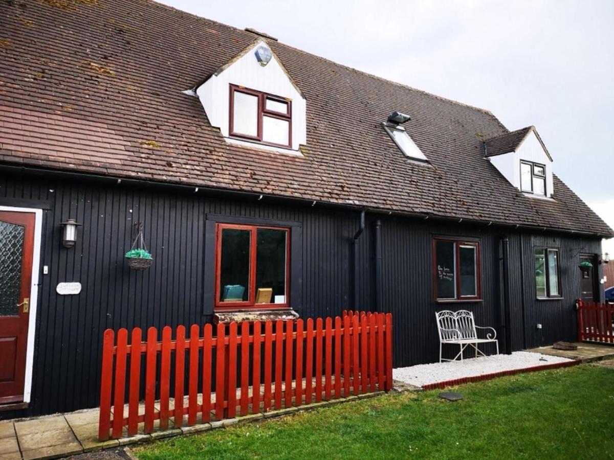 Chalet Cottages Streatley  Bagian luar foto