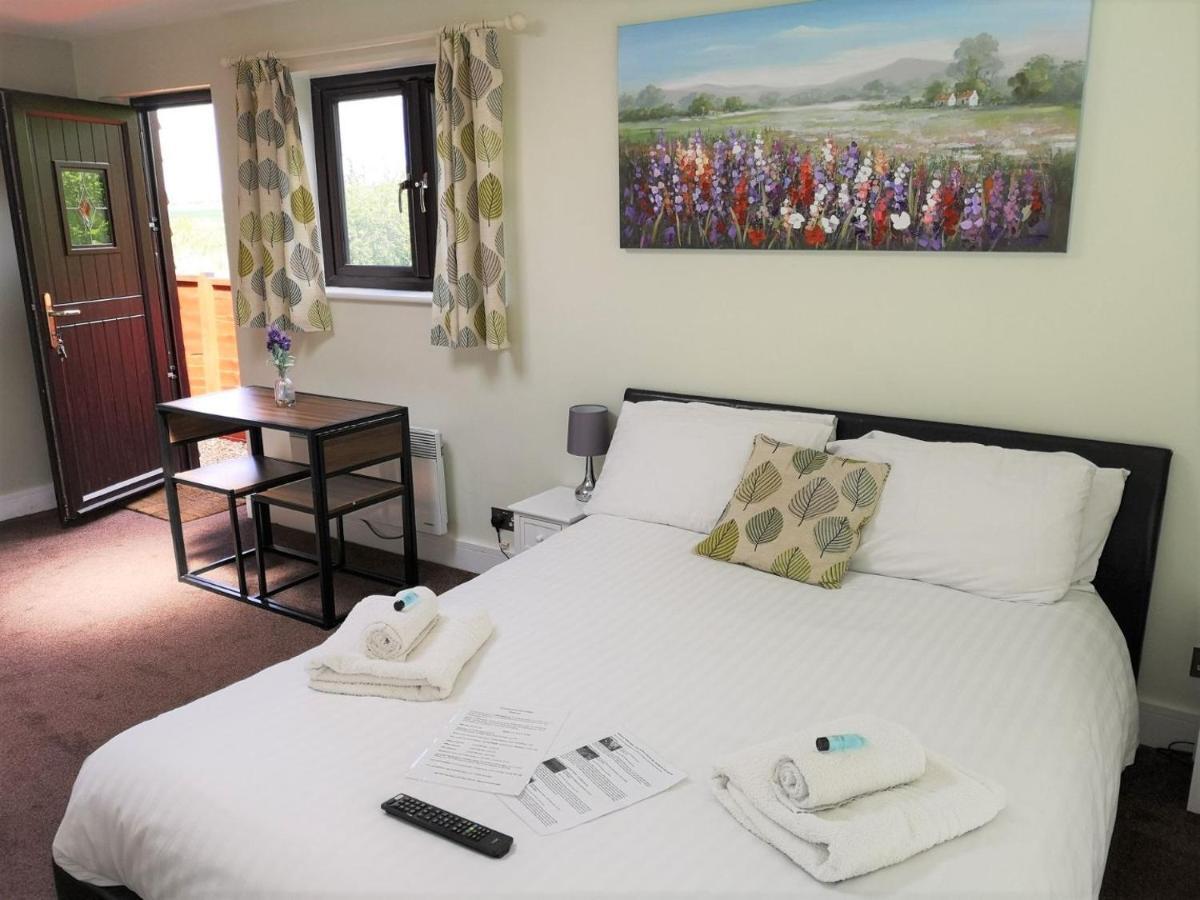Chalet Cottages Streatley  Bagian luar foto
